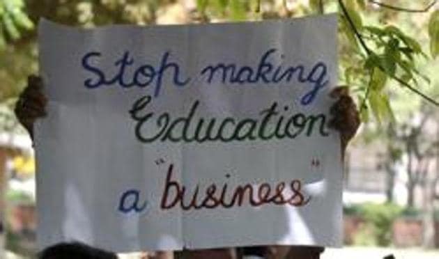 Parents of Vibgyor school launched a protest at the Vidhan Bhavan, Mumbai, on March 7, leading to the state government authorising all the deputy directors of education in Maharashtra to take action under Sections 16 to 20 of the Act against schools flouting the rules. Photo for representational purpose only.(HT PHOTO) Parents of Vibgyor school launched a protest at the Vidhan Bhavan, Mumbai, on March 7, leading to the state government authorising all the deputy directors of education in Maharashtra to take action under Sections 16 to 20 of the Act against schools flouting the rules. Photo for representational purpose only.(HT PHOTO)