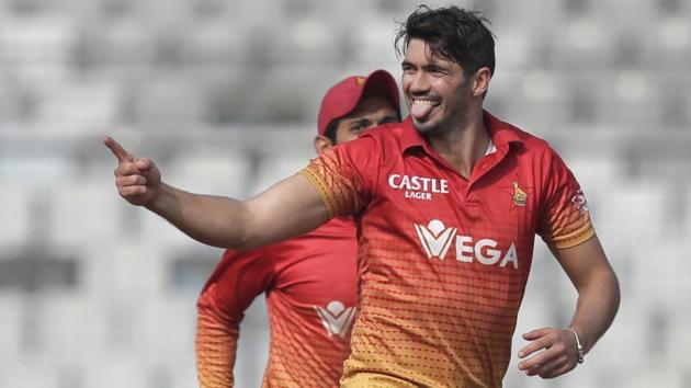Get full cricket score of Zimbabwe vs Ireland, ICC World Cup qualifiers 2018 Super Six, here. Zimbabwe registered a 107-run win against Ireland in the ICC World Cup qualifiers 2018 Super Six match.(AP)