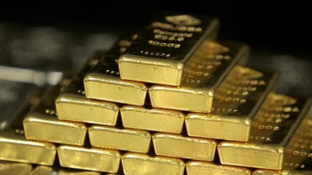 Bank authorities have also sought a fraud case against the goldsmith, who had certified the gold ornaments pledged with the bank to avail loans. (HT File/Representative image) Bank authorities have also sought a fraud case against the goldsmith, who had certified the gold ornaments pledged with the bank to avail loans. (HT File/Representative image)