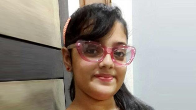 At 13, Anahita Singh of Class 8 decided to test her command over English by appearing in the International Benchmark Test (IBT) and brought laurels to the country by securing the top position in English scoring 100 percentile.(HT photo)