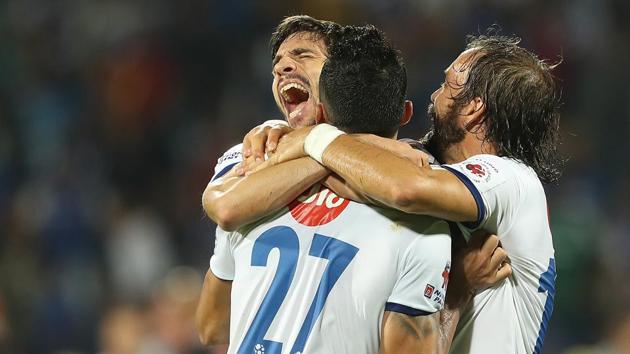 Chennaiyin FC beat Bengaluru FC 3-2 at the Sree Kanteerava Stadium in Bangalore on Saturday to be crowned ISL 2017-18 champions and become the second two-time champions of the league.(ISL / SPORTZPICS)