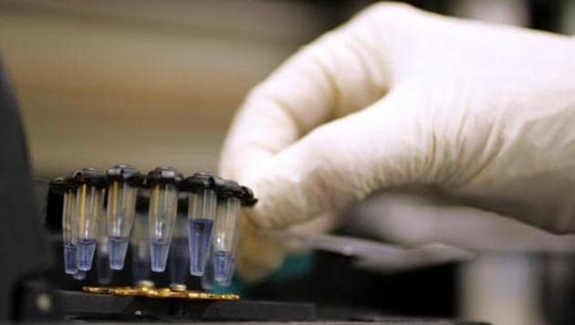 The Uttarakhand state consumer disputes redressal commission asked the lab and its owner to pay Rs 10 lakh compensation to Yashoda Goyal at the rate of 7% interest per annum since 2006, besides Rs 10,000 as legal expenses.(HT File Photo) The Uttarakhand state consumer disputes redressal commission asked the lab and its owner to pay Rs 10 lakh compensation to Yashoda Goyal at the rate of 7% interest per annum since 2006, besides Rs 10,000 as legal expenses.(HT File Photo)