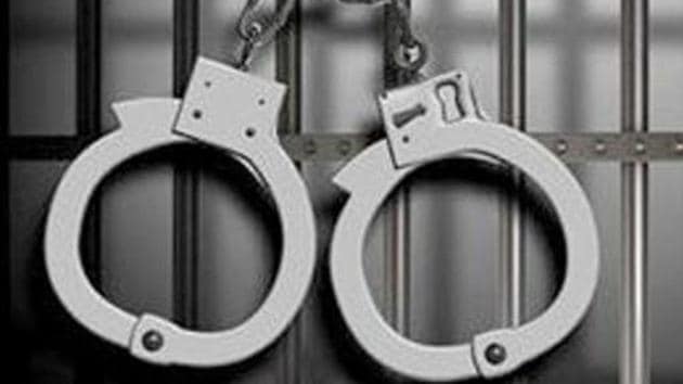 The Maharashtra Anti-Terrorism Squad (ATS) arrested three Bangladeshi nationals suspected to have links with Ansarullah Bangla Team (ABT) – a front organisation of Al-Qaeda and banned outfit in Bangladesh – from Wanowrie and Akurdi areas on Friday.(HT PHOTO)