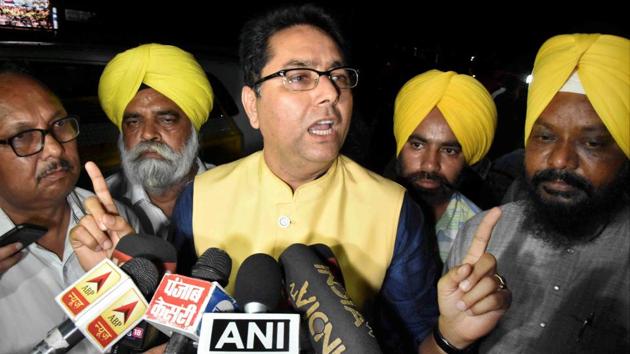 Punjab AAP MLAs speak to the media after a meeting with Delhi chief minister Arvind Kejriwal and deputy chief minister Manish Sisodia at his residence in New Delhi on Sunday. (PTI Photo) Punjab AAP MLAs speak to the media after a meeting with Delhi chief minister Arvind Kejriwal and deputy chief minister Manish Sisodia at his residence in New Delhi on Sunday. (PTI Photo)