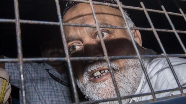 CBI special counsel Deepak Salvi while seeking custody of the accused told the court that Farooq has given an important statement to the investigating officer before he was produced for remand on Monday (FILE) CBI special counsel Deepak Salvi while seeking custody of the accused told the court that Farooq has given an important statement to the investigating officer before he was produced for remand on Monday (FILE)