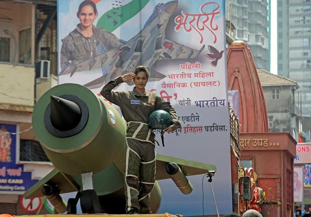 There were celebrations across the city and the state on Sunday. The festival is celebrated with street processions and dancing along with playing of the dhol and tasha, the hoisting of Gudi (kalash upturned and decorated with flowers, mango and neem leaves) outside the house, drawing rangolis and, of course, with festive foods. (Shashi S Kashyap/ HT PHOTO) 