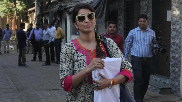 Aackruti Nagpal, a Telugu film actor, outside Thane crime branch(Praful Gangurde)