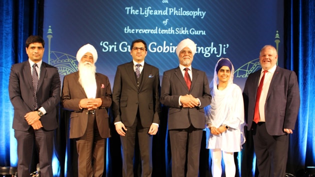 rom left to right – D PSingh, counsellor (Consular) High Commission of India, London; Bhai Mohinder Singh , chairman Nishkam Guru Nanak Sewa Jatha; Aman Puri, consul-general of India, Birmingham; Justice J S Khehar, former Chief Justice of India; Mandeep Kaur, Sikh chaplain to the British armed forces; and Andrew Davies, director, Edward Cadbury Centre for the Public Understanding of Religion, University of Birmingham.(HT Photo)