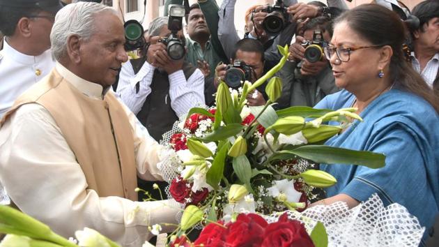 Governor Kalyan Singh with chief minister Vasundhara Raje. Rajasthan Lokayukta justice SS Kothari has submitted the 32nd annual report to governor Kalyan Singh. (HT File Photo) Governor Kalyan Singh with chief minister Vasundhara Raje. Rajasthan Lokayukta justice SS Kothari has submitted the 32nd annual report to governor Kalyan Singh. (HT File Photo)