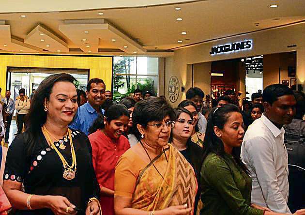 Members of NCP and Sonali Dalvi meet the Phoenix mall management as she was denied entry before in Pune on Tuesday(Shankar Narayan/HT PHOTO)