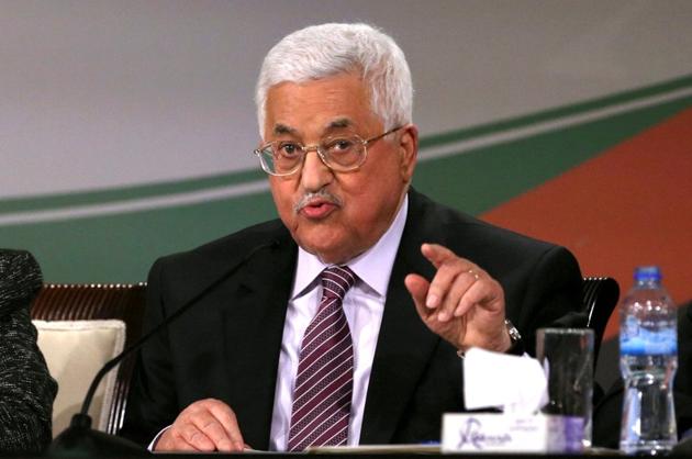 Palestinian President Mahmoud Abbas gestures as he speaks during Fatah congress in the West Bank city of Ramallah November 30, 2016. (Reuters Photo) Palestinian President Mahmoud Abbas gestures as he speaks during Fatah congress in the West Bank city of Ramallah November 30, 2016. (Reuters Photo)