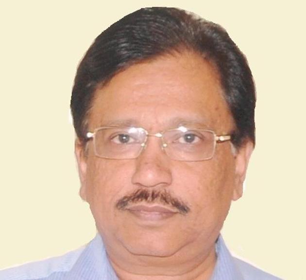 Sambhaji Kadu Patil,Sugar commissioner said that if farmers were threatened by the sugar factory that their cane will not be harvested for cane crushing, then they can directly approach him (HT PHOTO) Sambhaji Kadu Patil,Sugar commissioner said that if farmers were threatened by the sugar factory that their cane will not be harvested for cane crushing, then they can directly approach him (HT PHOTO)