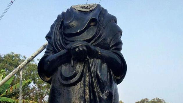 A vandalized statue of Dravidian stalwart EV Ramasamy, popularly known as Periyar, at Alangudi town Pudukkottai district of Tamil Nadu on March 19. (PTI Photo) A vandalized statue of Dravidian stalwart EV Ramasamy, popularly known as Periyar, at Alangudi town Pudukkottai district of Tamil Nadu on March 19. (PTI Photo)