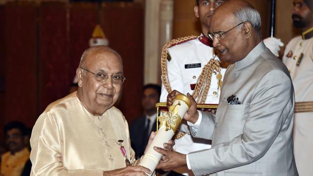 President Ram Nath Kovind presents Padma Bhushan award to Pandit Arvind Parikh, the senior most disciple of Ustad Vilayat Khan at Rashtrapati Bhawan. A performing career spanning over six decades, Parikh is among the finest sitarists in India and has featured in almost all major festivals across Asia and Europe. (Ajay Aggarwal / HT Photo) President Ram Nath Kovind presents Padma Bhushan award to Pandit Arvind Parikh, the senior most disciple of Ustad Vilayat Khan at Rashtrapati Bhawan. A performing career spanning over six decades, Parikh is among the finest sitarists in India and has featured in almost all major festivals across Asia and Europe. (Ajay Aggarwal / HT Photo)