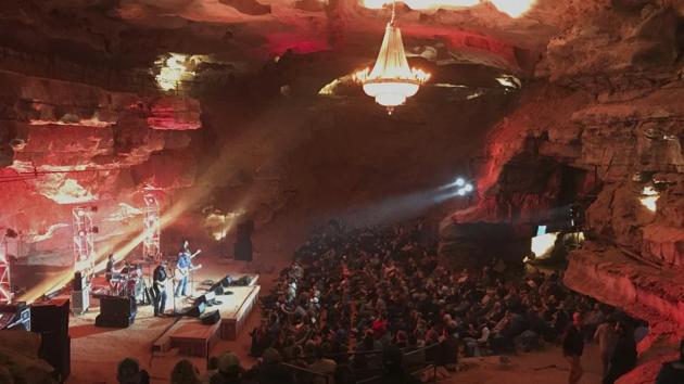 Music fans fill much of the expansive Volcano Room beneath an antique, 1,500-pound chandelier that once hung in the Loew's Metropolitan Theatre in New York City. i (AP) Music fans fill much of the expansive Volcano Room beneath an antique, 1,500-pound chandelier that once hung in the Loew's Metropolitan Theatre in New York City. i (AP)