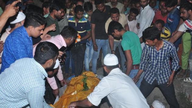 People from both Hindu and Muslim communities along with local police participated in the funeral procession. (HT File Photo) People from both Hindu and Muslim communities along with local police participated in the funeral procession. (HT File Photo)