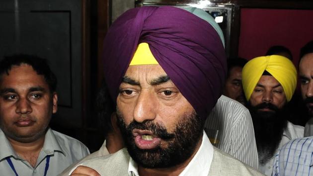 Punjab Leader of Opposition and AAP MLA Sukhpal Singh Khaira urged CM Amarinder Singh to announce a compensation of Rs one crore and a government job to one member each of the victims’ families on humanitarian ground (Keshav Singh/HT) Punjab Leader of Opposition and AAP MLA Sukhpal Singh Khaira urged CM Amarinder Singh to announce a compensation of Rs one crore and a government job to one member each of the victims’ families on humanitarian ground (Keshav Singh/HT)