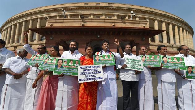 AIADMK leaders raise slogans demanding the constitution of Cauvery Management Board during the budget session, at Parliament House in New Delhi on Friday.(PTI) AIADMK leaders raise slogans demanding the constitution of Cauvery Management Board during the budget session, at Parliament House in New Delhi on Friday.(PTI)