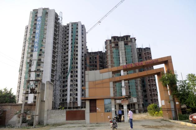 The land is located near Hindon River next to Indirapuram along NH-24 on the Ghaziabad side. (Sunil Ghosh/HT Photo) The land is located near Hindon River next to Indirapuram along NH-24 on the Ghaziabad side. (Sunil Ghosh/HT Photo)