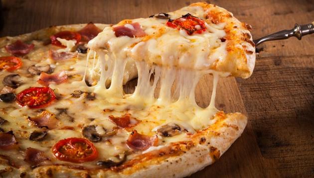 The chef used 111 different types of cheese on the pizza.(Shutterstock) The chef used 111 different types of cheese on the pizza.(Shutterstock)