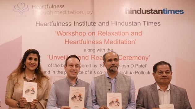 (From left) Nivedita Shreyans, Joshua Pollock, Tushar Pradhan and KM Vasudevan Pillai at Kharghar in Navi Mumbai at the event on Saturday.(BACHCHAN KUMAR/HT)