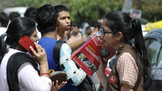 Students of Class 12 appeared for the CBSE economics examination in Noida on Monday.(Sunil Ghosh / Hindustan Times) Students of Class 12 appeared for the CBSE economics examination in Noida on Monday.(Sunil Ghosh / Hindustan Times)