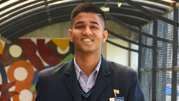 Challenger: Ishan Dhar Dangwal, the head boy of St Soldier’s School, Panchkula, is a keen sportsman and likes taking on challenges. He opted for humanities as the study of the mind fascinates him but he studies physics, chemistry and math himself as he prepares to take on the NDA entrance exam next month.(Sant Arora/HT)