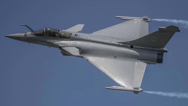 Since Mig-21s will be phased out in near future and the 126 Rafale deal seems to have fizzled out after decade-long negotiations, the government is seriously considering to start the process of inviting global tenders once again. (Getty Images File Photo) Since Mig-21s will be phased out in near future and the 126 Rafale deal seems to have fizzled out after decade-long negotiations, the government is seriously considering to start the process of inviting global tenders once again. (Getty Images File Photo)