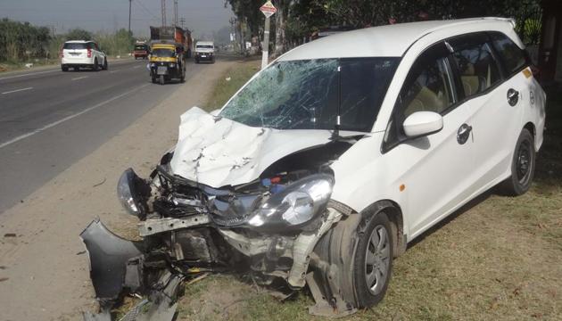 A car going to New Delhi from Hoshiarpur rammed into the motorcycle coming from the opposite direction on the Rupnagar-Nawanshahr road near Rayat-Bahra campus.(HT Photo)