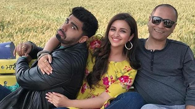 Actors Arjun Kapoor and Parineeti Chopra with director Vipul Shah, on the sets of Namaste England. Actors Arjun Kapoor and Parineeti Chopra with director Vipul Shah, on the sets of Namaste England.
