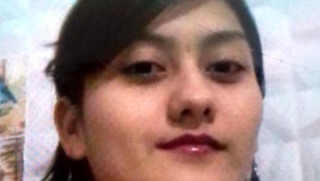 Ritu Khandelwal, 18, of Barmer converted to Islam on her own will and became Zeenab. (HT Photo) Ritu Khandelwal, 18, of Barmer converted to Islam on her own will and became Zeenab. (HT Photo)
