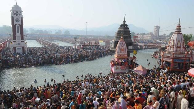 A dip in the Ganga at Sangam, where the Yamuna meets it in Allahabad, could expose people to levels of the faecal coliform that are 5-13 times the permissible limit, official data from 2017 shows. Levels were high centred around holy sites, where high population density and activities add to the pollution load, data from Central Pollution Control Board (CPCB) showed. (HT Archive) 