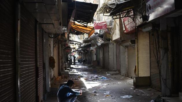 All major markets in New Delhi remained closed to protest the ongoing sealing of commercial establishments on the directions of Supreme Court-appointed monitoring committee(Sanchit Khanna/HT PHOTO)