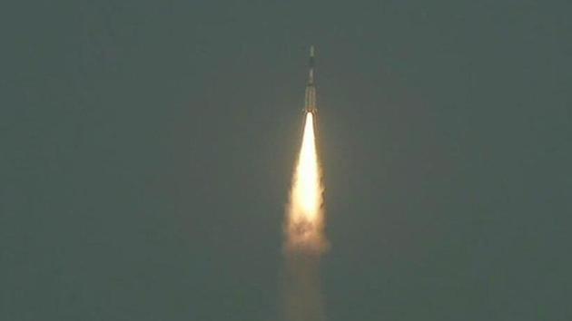 ISRO launches GSLV-F08 carrying the GSAT-6A communication satellite from Sriharikota.(ANI Photo/Twitter)