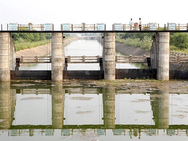 The ACB is probing nearly 40 tenders of Gosikhurd project as part of its Vidarbha scam . (FILE) The ACB is probing nearly 40 tenders of Gosikhurd project as part of its Vidarbha scam . (FILE)