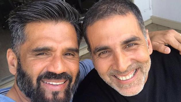 Akshay Kumar and Suniel Shetty share a Hera Pheri reunion selfie for fans |  Hindustan Times