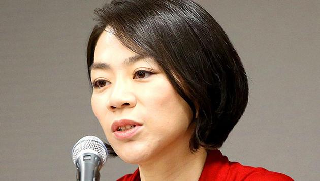 Cho Hyun-ah answers reporters' questions during a news conference in Incheon.(AP File Photo)