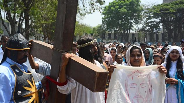 The part staged where a woman wipes Jesus’ face with her veil and the image of Jesus’ face appears  on it.  (SHANKAR NARAYAN/HT PHOTO) 