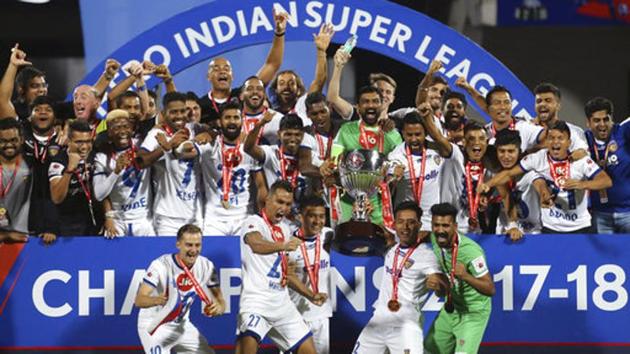 Chennaiyin FC celebrate after the final of the Indian Super League (ISL) against Bengaluru FC, in Bangalore, India on March 17, 2018. Chennaiyin FC won the match 3-2.(AP)