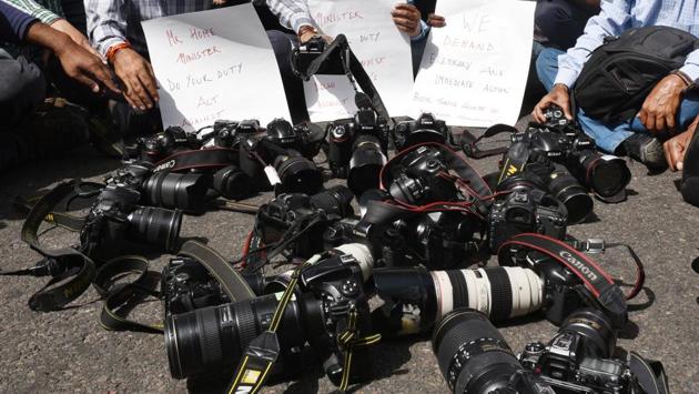 Media persons and journalist unions in New Delhi protest against the Delhi Police’s assault on journalists during the a ‘Padyatra’ organised by students of the Jawaharlal Nehru University. (Raj K Raj / HT Photo) Media persons and journalist unions in New Delhi protest against the Delhi Police’s assault on journalists during the a ‘Padyatra’ organised by students of the Jawaharlal Nehru University. (Raj K Raj / HT Photo)