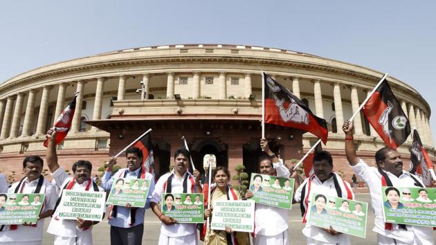 AIADMK leaders protest demanding constitution of Cauvery Management Board during the budget session of Parliament, in New Delhi. DMK leader MK Stalin asked chief minister K Palaniswami to convene a meeting of his cabinet and pass a resolution condemning the Central government and Prime Minister Narendra Modi over the Cauvery issue. (Arvind Yadav / HT File)