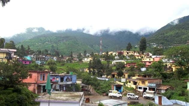 Most people in this picturesque valley in Chamoli have lost hope that Gairsain will ever be declared permanent capital. (HT File) Most people in this picturesque valley in Chamoli have lost hope that Gairsain will ever be declared permanent capital. (HT File)