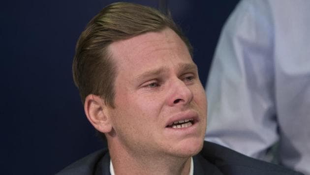 Former Australia captain Steve Smith broke down in tears as he apologised for his part in the ball-tampering scandal.(AP)