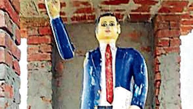 BR Ambedkar’s desecrated statue in Siddhartnagar. (HT Photo) BR Ambedkar’s desecrated statue in Siddhartnagar. (HT Photo)