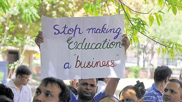 The PIL states that private schools were charging exorbitant fees without disclosing the fee structure.(HT File Photo) The PIL states that private schools were charging exorbitant fees without disclosing the fee structure.(HT File Photo)