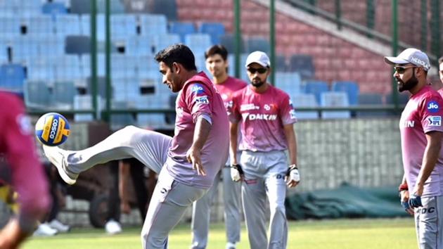 Jayant Yadav (L) will hope to revive his India career with a strong IPL campaign. (HT Photo)