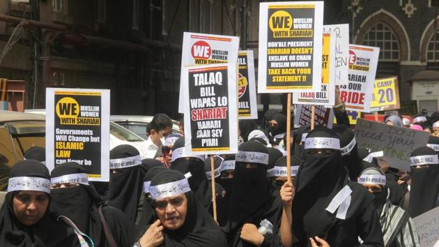 Muslim women protest against the triple talaq bill at Azad Maidan in Mumbai on Saturday. (BHUSHAN KOYANDE/HT) Muslim women protest against the triple talaq bill at Azad Maidan in Mumbai on Saturday. (BHUSHAN KOYANDE/HT)