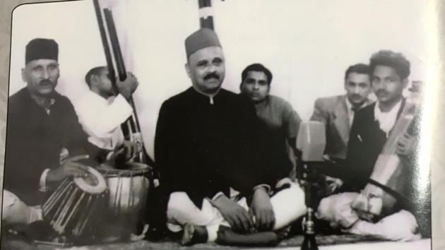 Pandit Vinayak Rao Patvardhan rendering a vocal recital, with Ustad Ahmad Jan Thiraka on tabla, in 1949.