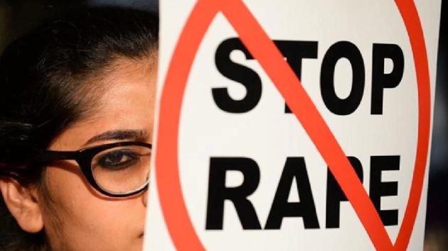 Investigation officer Kulwinder Singh said the victim, who was admitted in a private hospital in Rajpura, alleged that she was abducted, physically assaulted and raped by the accused.(HT File/Representative image)