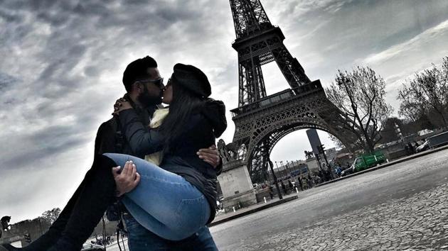 Vatsal Sheth and Ishita Dutta in front of the Eiffel Tower.(Instagram)